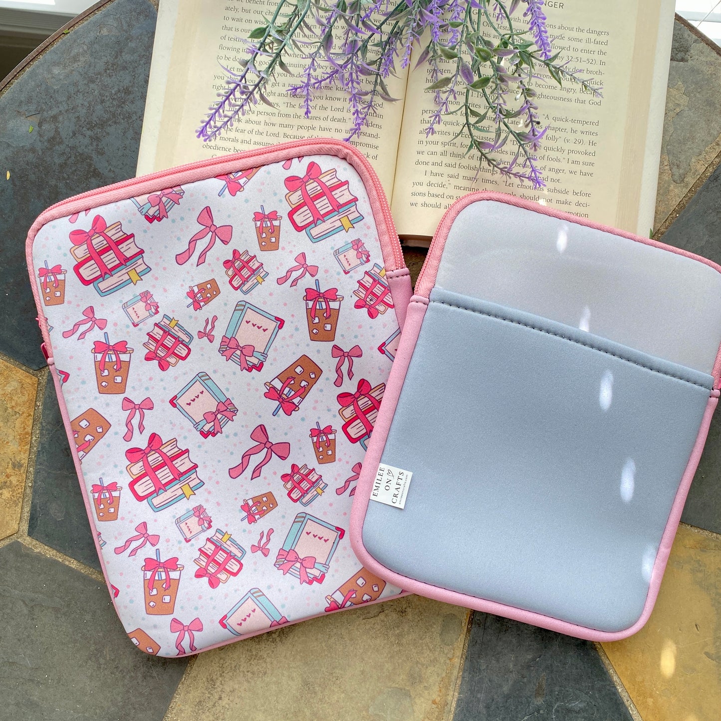 Book Sleeve | Kindle Sleeve | pink bows books